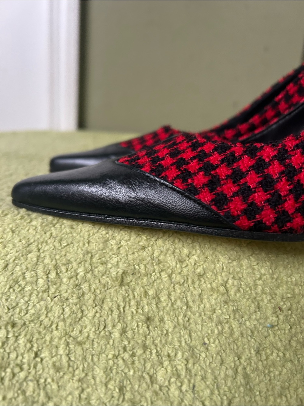 NWOB Costa Blanca Red & Black Houndstooth Pointed Pumps Sz 6 - Picture 3 of 12